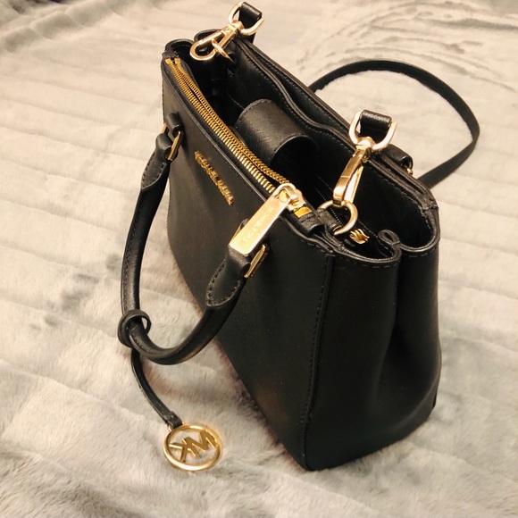 Micheal Kors purse SOLD - Picture 3 of 8